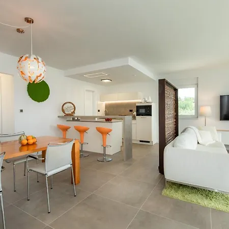 Apartman Krk With Jacuzzi