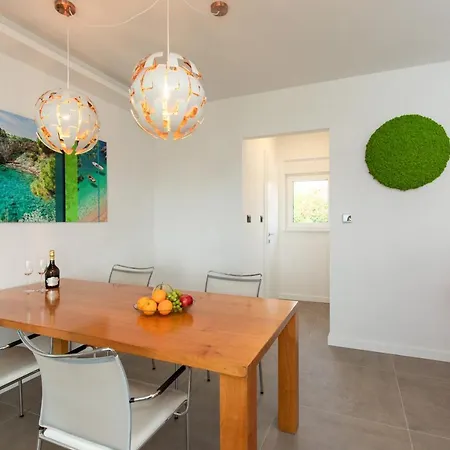 Daire Krk With Jacuzzi