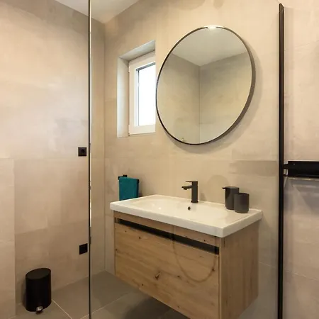 Apartamento Krk With Jacuzzi